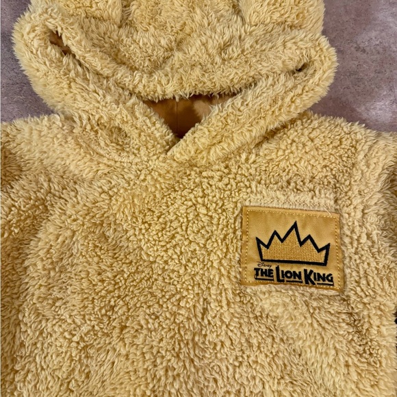 The Lion King the Broadway Musical - Youth Crown Fur Hoodie. Size Small - Picture 3 of 6